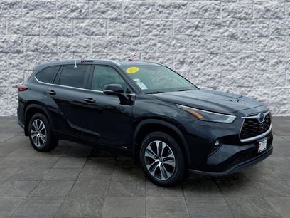 Used 2023 Toyota Highlander XLE
