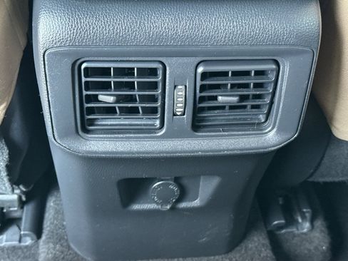 Certified 2022 Toyota RAV4 LE AWD/4WD image 16
