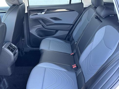 New 2026 Volkswagen Tiguan SE FWD image 13