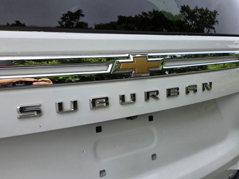 Certified 2023 Chevrolet Suburban Premier AWD/4WD image 15