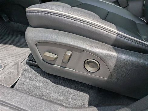 Used 2025 GMC Acadia Denali FWD image 31