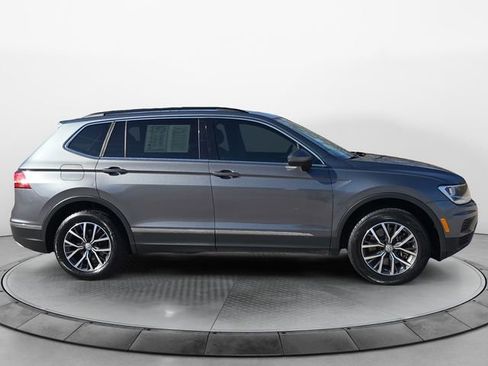 Used 2020 Volkswagen Tiguan SE image 6