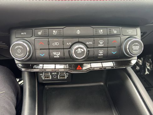 Used 2024 Dodge Durango GT AWD/4WD image 29