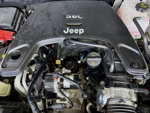 Used 2021 Jeep Wrangler Unlimited Sport image 39