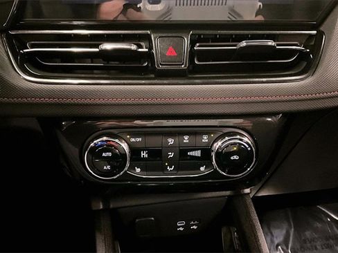 Used 2025 Chevrolet TrailBlazer RS w/ Convenience Package image 28