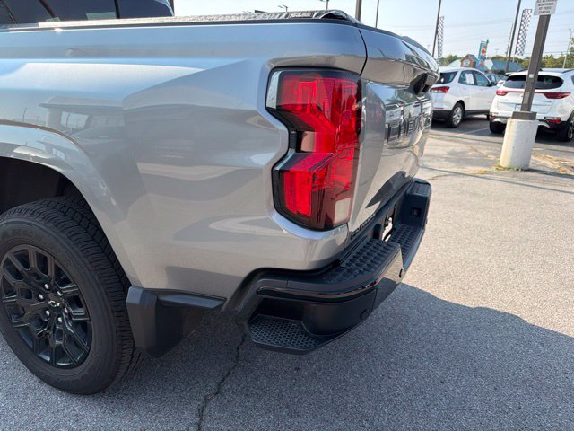 Used 2026 Chevrolet Colorado W/T RWD image 18