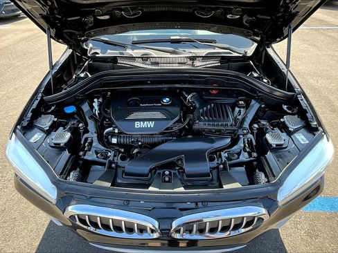 Used 2017 BMW X1 xDrive28i image 9
