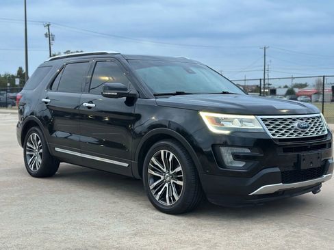 Used 2016 Ford Explorer Platinum image 3