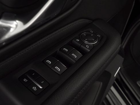 Used 2024 GMC Yukon Denali w/ Advanced Technology Package image 33