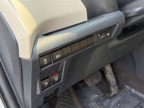 Used 2023 Toyota Sienna XSE FWD image 34