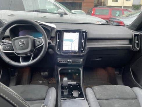 Used 2023 Volvo XC40 Recharge Plus w/ Protection Package Premier image 3