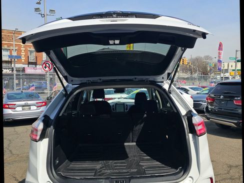 Used 2022 Ford Edge SE w/ Cargo Accessory Package image 27