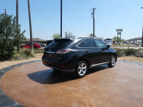 Used 2013 Lexus RX 350 FWD w/ Navigation Pkg image 2