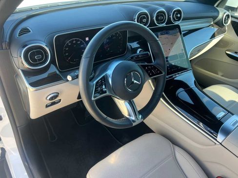 Used 2025 Mercedes-Benz GLC 300 4MATIC image 15