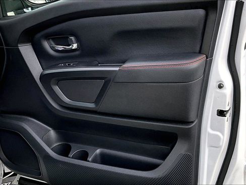 Used 2022 Nissan Titan PRO-4X w/ Off Road Protection Package image 16