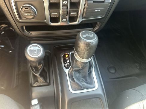 Used 2021 Jeep Wrangler Unlimited Sport image 16