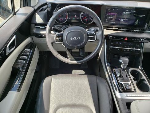 Certified 2024 Kia Carnival EX FWD image 18