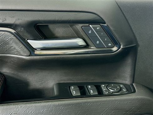 Used 2024 GMC Sierra 2500 AT4X image 25