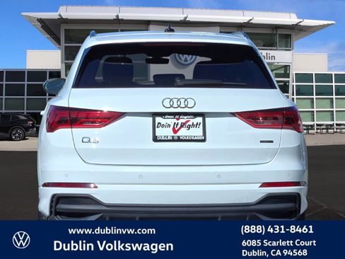 Used 2023 Audi Q3 2.0T Premium w/ Convenience Package image 5