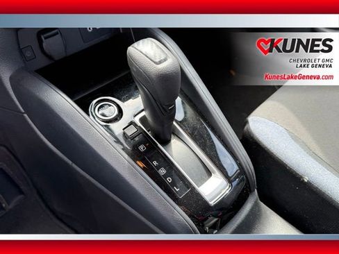 Used 2025 Nissan Versa SV FWD image 15
