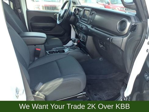 Used 2022 Jeep Gladiator Sport image 18