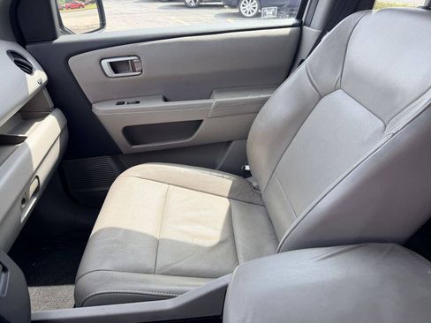 Used 2010 Honda Pilot EX-L image 16