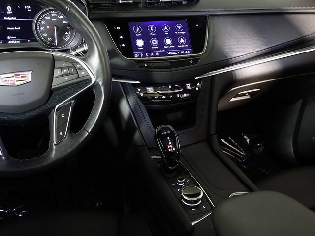 Used 2024 Cadillac XT5 Premium Luxury w/ Technology Package AWD/4WD image 16