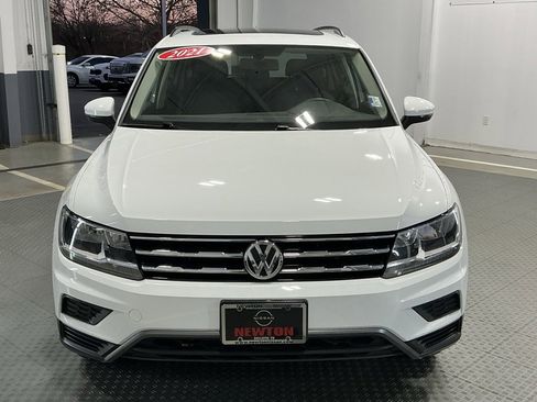 Used 2021 Volkswagen Tiguan SE w/ Panoramic Sunroof Package image 44