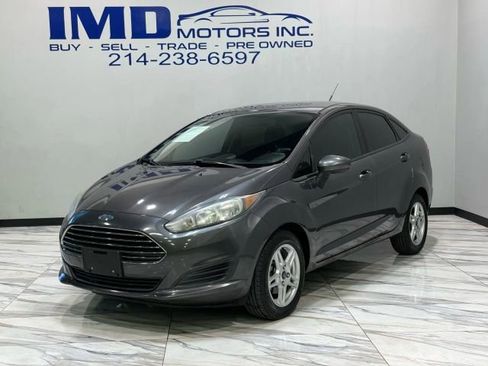 Used 2018 Ford Fiesta SE image 1