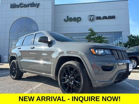 Used 2021 Jeep Grand Cherokee Laredo X AWD/4WD image 1