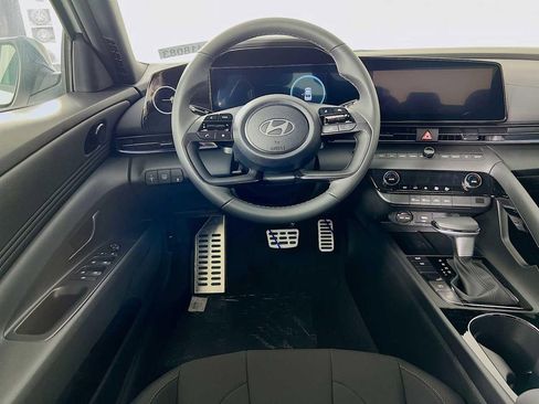New 2025 Hyundai Elantra SEL image 16