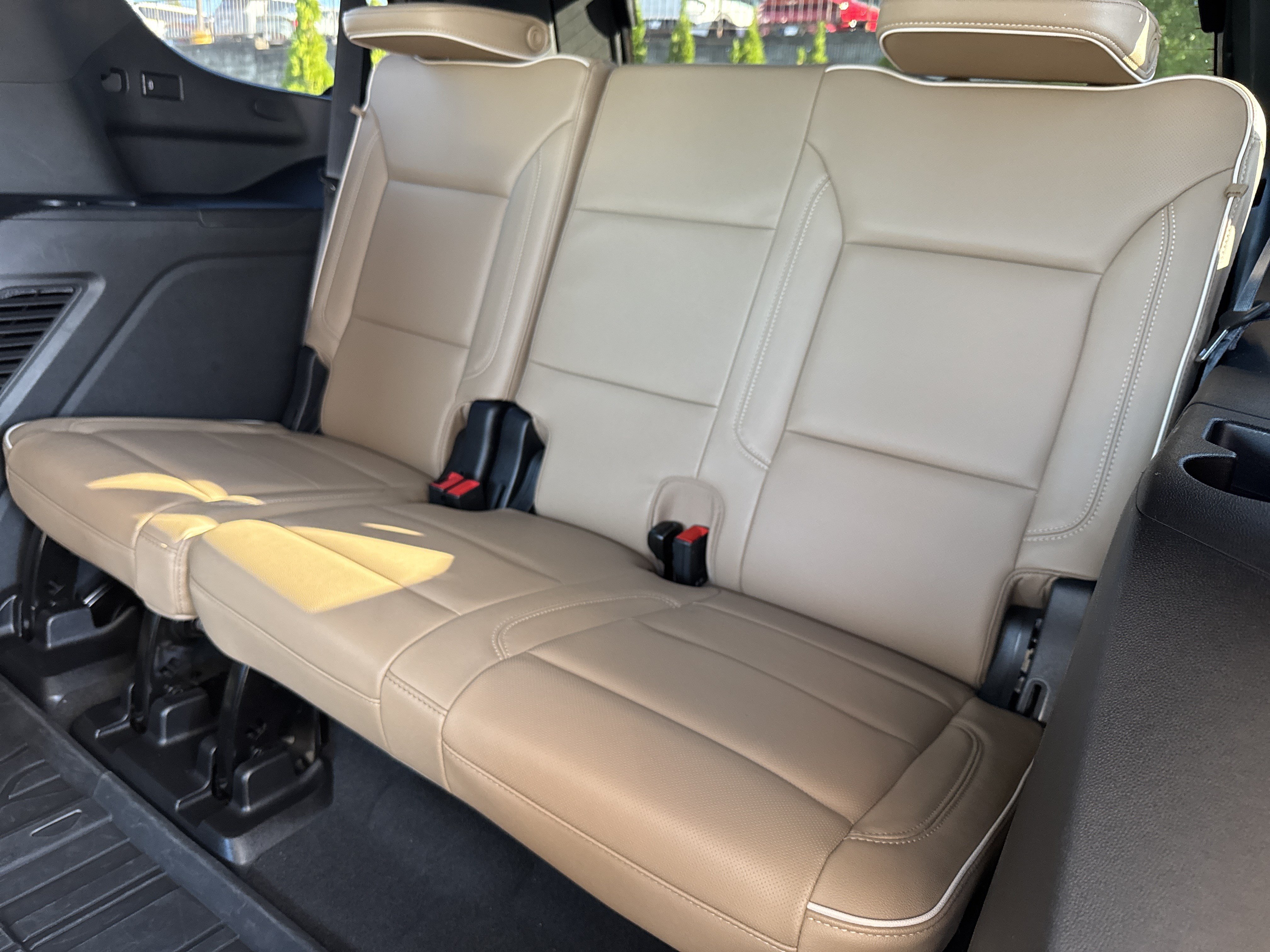 Used 2024 Chevrolet Tahoe Premier w/ Premium Package RWD image 36