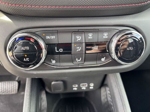 Used 2023 Chevrolet TrailBlazer RS w/ Convenience Package FWD image 24