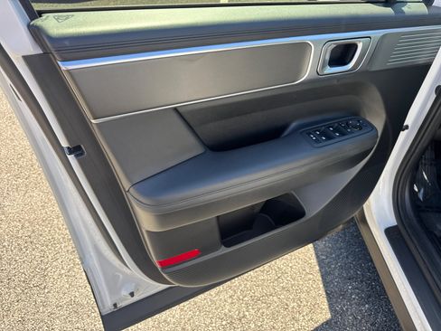 Used 2025 Hyundai Santa Fe SEL image 10