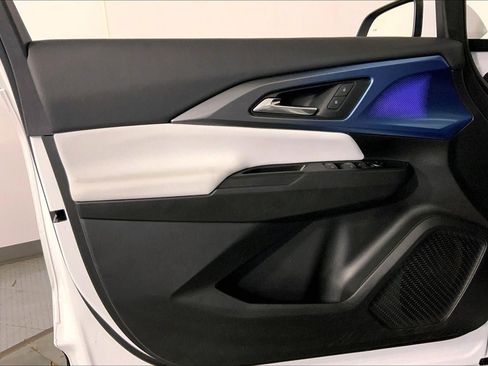 Used 2025 Chevrolet Equinox EV LT image 24