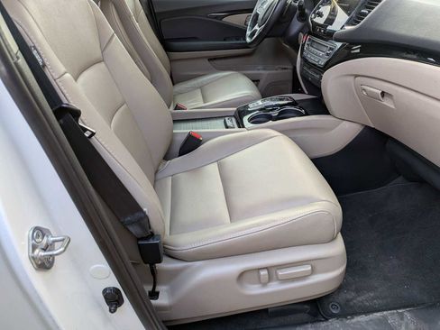 Certified 2019 Honda Pilot Touring image 20