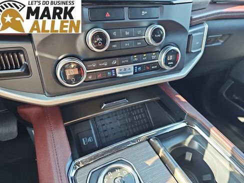 Used 2023 Ford Expedition Limited AWD/4WD image 18