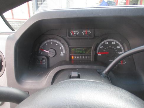 Used 2011 Ford E-450 and Econoline 450 Super Duty image 24