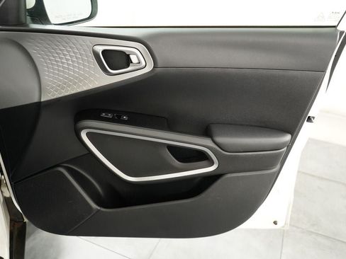 Used 2022 Kia Soul LX w/ Technology Package FWD image 32