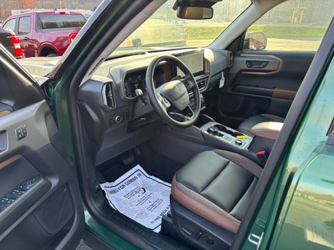 New 2025 Ford Bronco Sport Outer Banks image 9