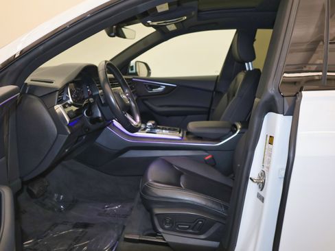 Used 2019 Audi Q8 Premium Plus w/ Premium Plus image 14