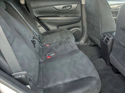 Used 2015 Nissan Rogue SV image 19