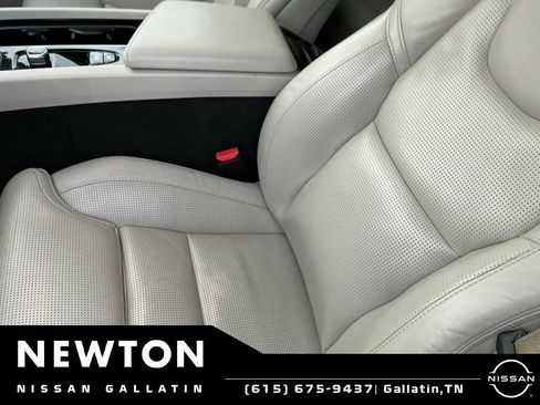 Used 2023 Volvo XC60 B5 Ultimate AWD/4WD image 6