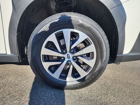 Used 2023 Subaru Outback Premium image 10