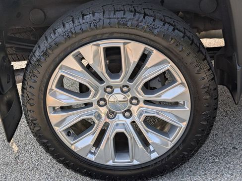 Used 2017 GMC Sierra 1500 SLT w/ SLT Premium Package AWD/4WD image 36