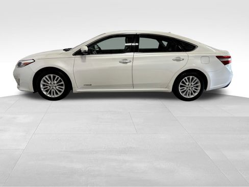 Used 2014 Toyota Avalon Limited w/ Technology Package image 5