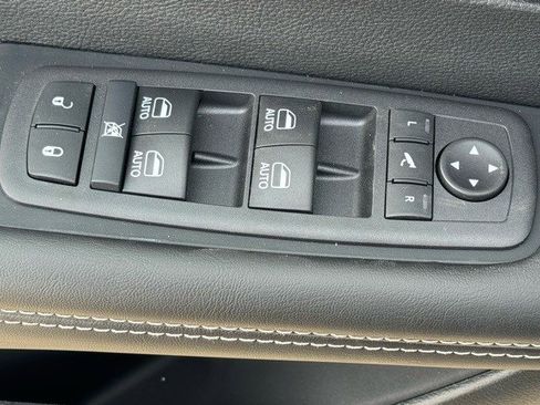 New 2026 Chrysler Pacifica Limited w/ S Appearance Package image 11