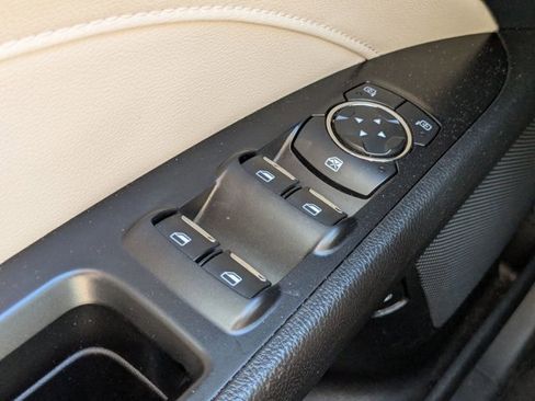 Used 2018 Ford Fusion Titanium image 12