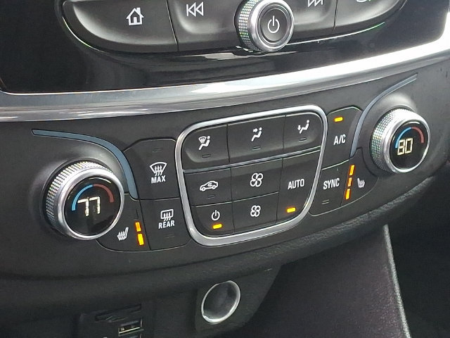 Used 2023 Chevrolet Traverse RS AWD/4WD image 17