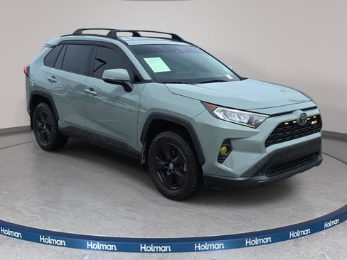Used 2021 Toyota RAV4 XLE w/ Convenience Package AWD/4WD image 4